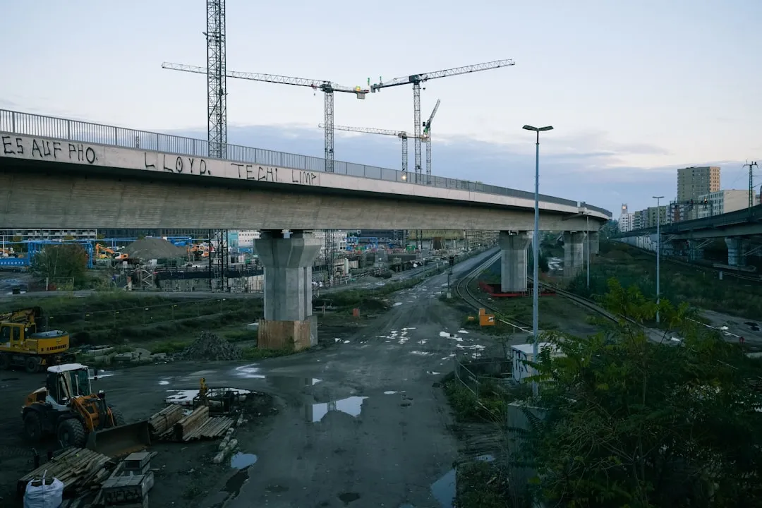 2025年西南地区商务咨询行业技术趋势及应用前景展望